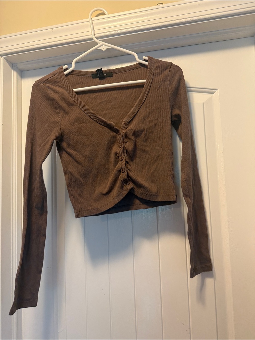 Forever 21 Brown Long-Sleeve Cropped Button-Up Top